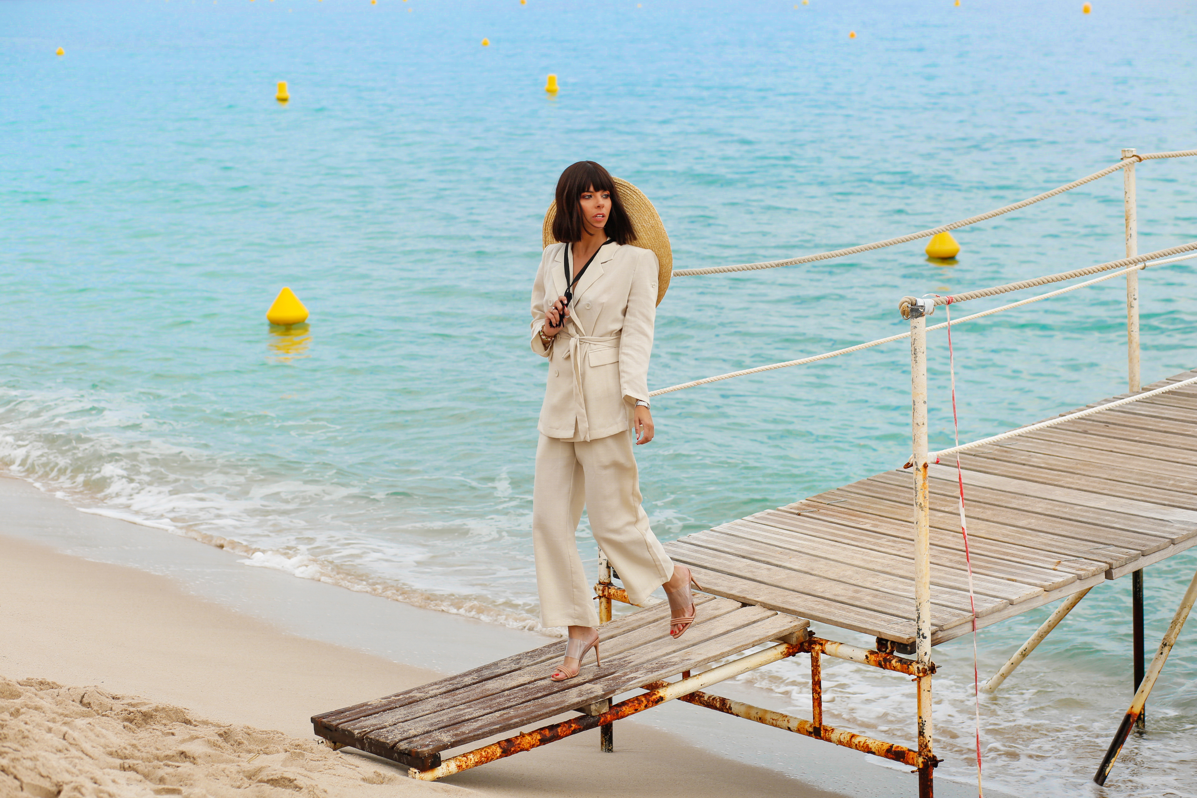 korin Avraham en el festival de cannes con zapatos pura lopez-3