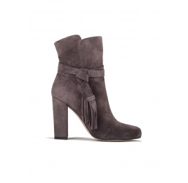 High heel boots in asphalt grey suede Pura López
