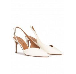 Mid-heel pointed toe slingback shoes in off-white leather Pura López