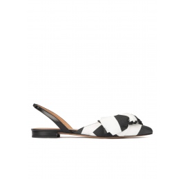 Bow detailed point-toe flats in black and white fabric Pura López