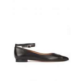Ankle strap point-toe flats in black leather Pura López