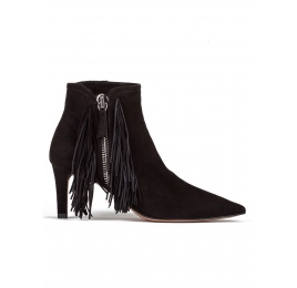 Fringed mid heel ankle boots in black suede Pura López