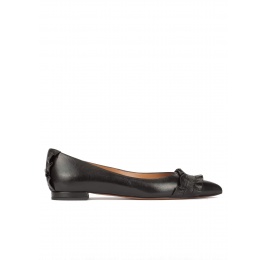 Ruffled pointy toe flat shoes in black metallic leather Pura López