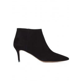Black suede pointy toe ankle boots Pura López