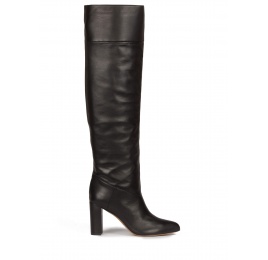 Botas altas negras de piel con tacón ancho y punta fina Pura López