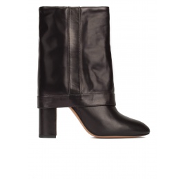 Botas de tacón alto en piel color negro con parte de arriba plegable Pura López