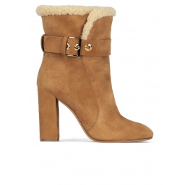 Botines de ante camel con tacón alto cuadrado Pura López