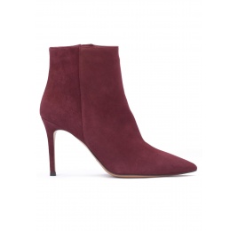 High heel pointy toe ankle boots in burgundy suede Pura López