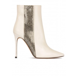 Botines blancos de piel con punta fina y tacón stiletto con strass Pura López