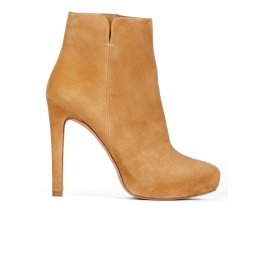 Botines de tacón alto en ante camel con plataforma interior Pura López