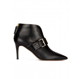 Botines de punta fina en piel color negro con hebilla Pura López