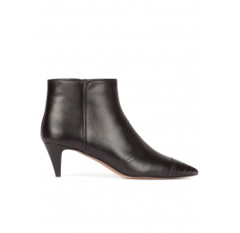 Kitten heel ankle boots in black leather Pura López