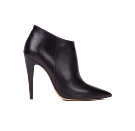 Botines negros de tacón alto y punt fina en piel Pura López