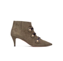 Button-embellished mid heel ankle boots in army green suede Pura López