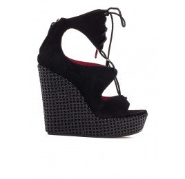 Sandalias de cuña en ante negro Pura López
