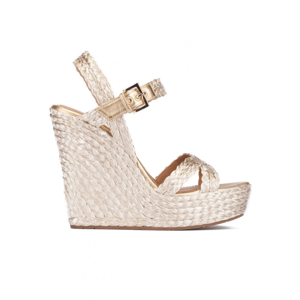 High wedge sandals in platin satin raffia