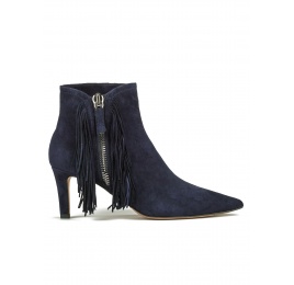 Mid heel ankle boots in navy blue suede Pura López