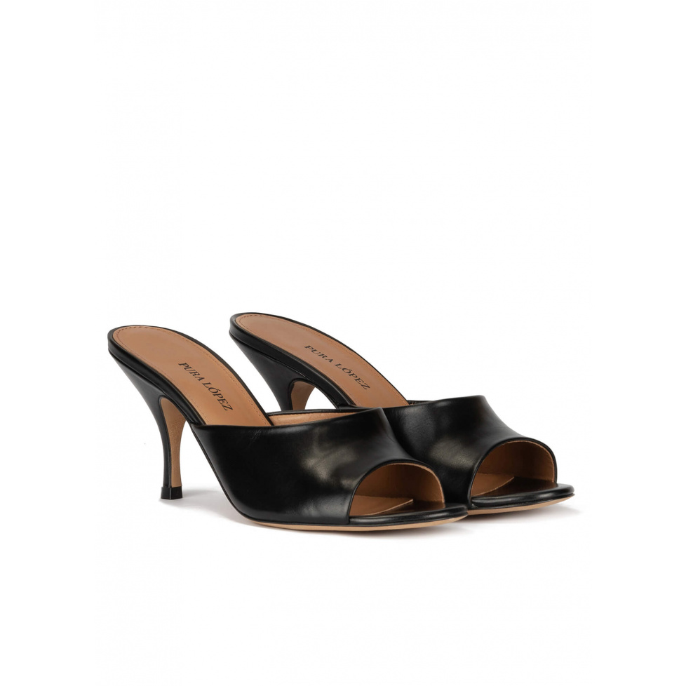 Mid heel mules in black leather