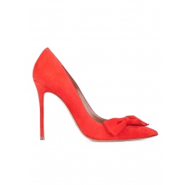 Bow detailed high heel pumps in red suede Pura López