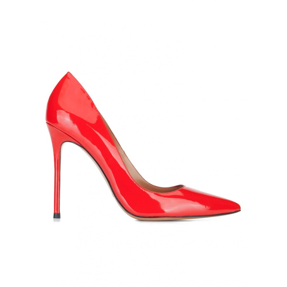 Red patent leaher pointy toe pumps