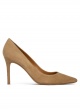 Point-toe high heel pumps in camel suede