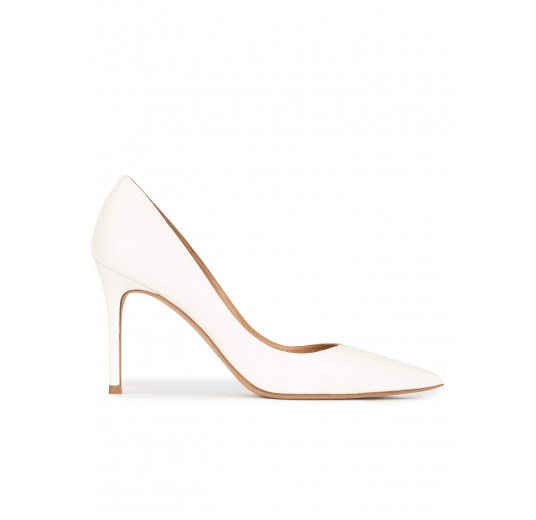 Point-toe high heel pumps in off-white leather Pura López