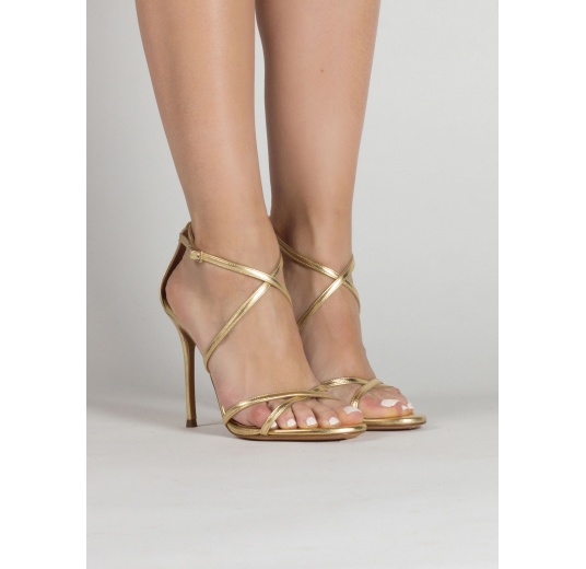 Sandales à talons hauts en cuir métallisé doré Pura López