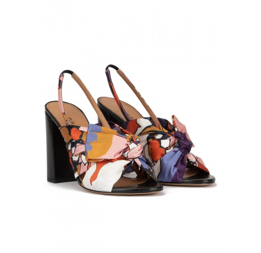 High block heel sandals in floral print fabric with bow detail Pura López