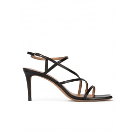 Mid heel sandals in black leather Pura López