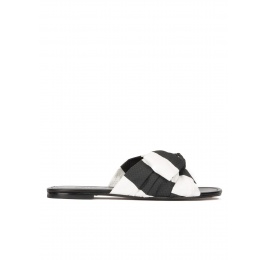 Bow-detailed flat sandals in black and white fabric Pura López