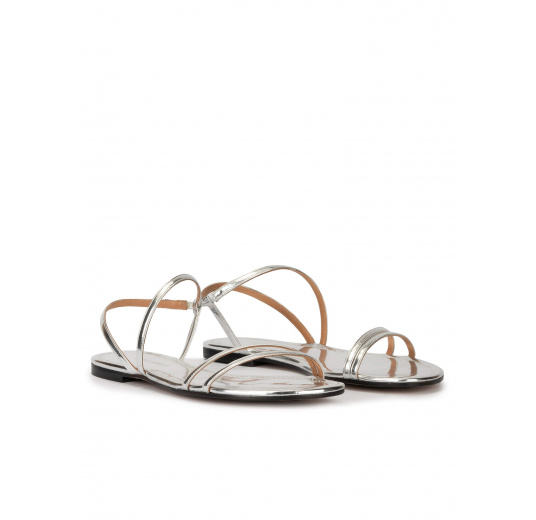 Strappy flat sandals in silver mirrored leather Pura López