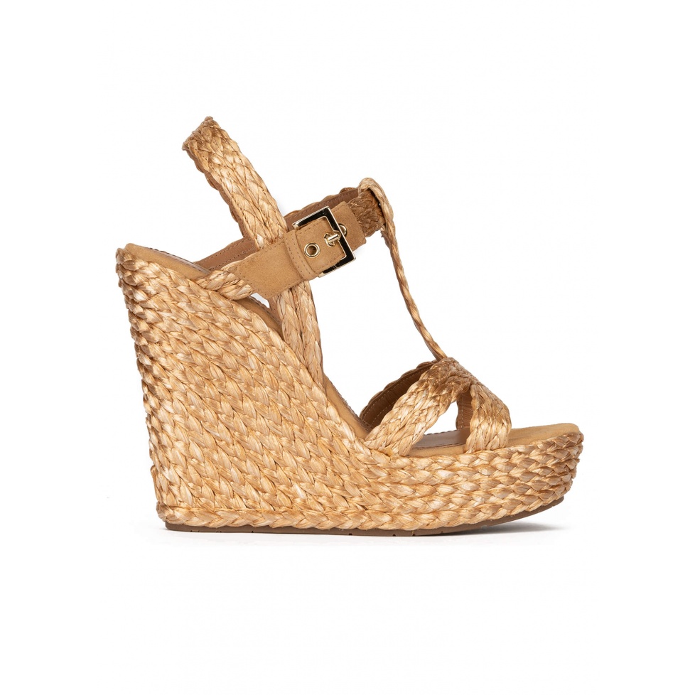 Wedge sandals in bronze raffia