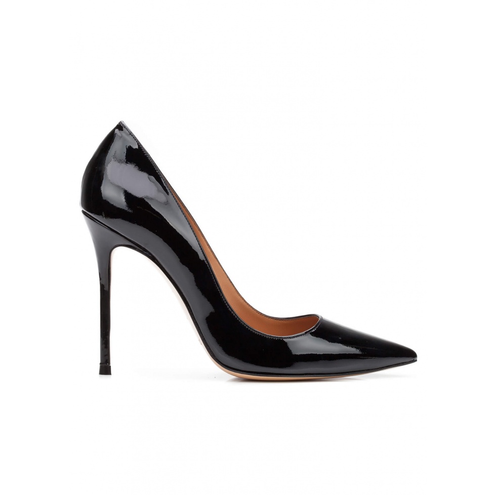 High heel pumps in black patent leather