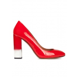 Red patent leather high block heel pumps Pura López