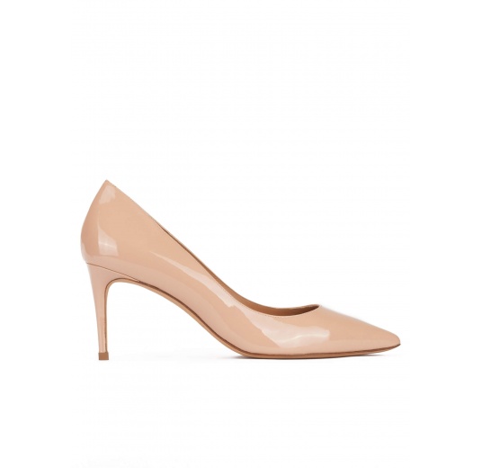 Pointed toe mid-heeled pumps in nude patent leather Pura López