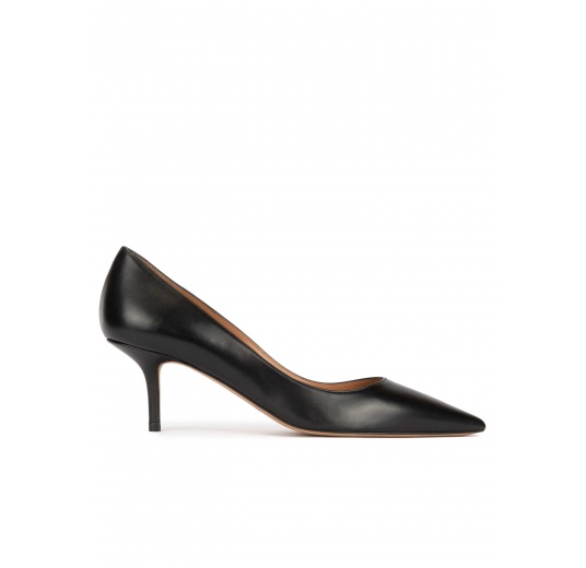 Mid heel pumps in black calf leather Pura López