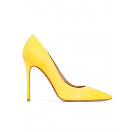 Heeled pointy toe pumps in yellow suede Pura López