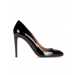 Zapatos de salón de tacón alto en charol negro Pura López