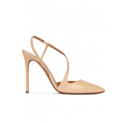 Heeled point-toe slingback pumps in beige leather Pura López