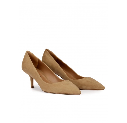 Mid heel point-toe pumps in camel suede Pura López