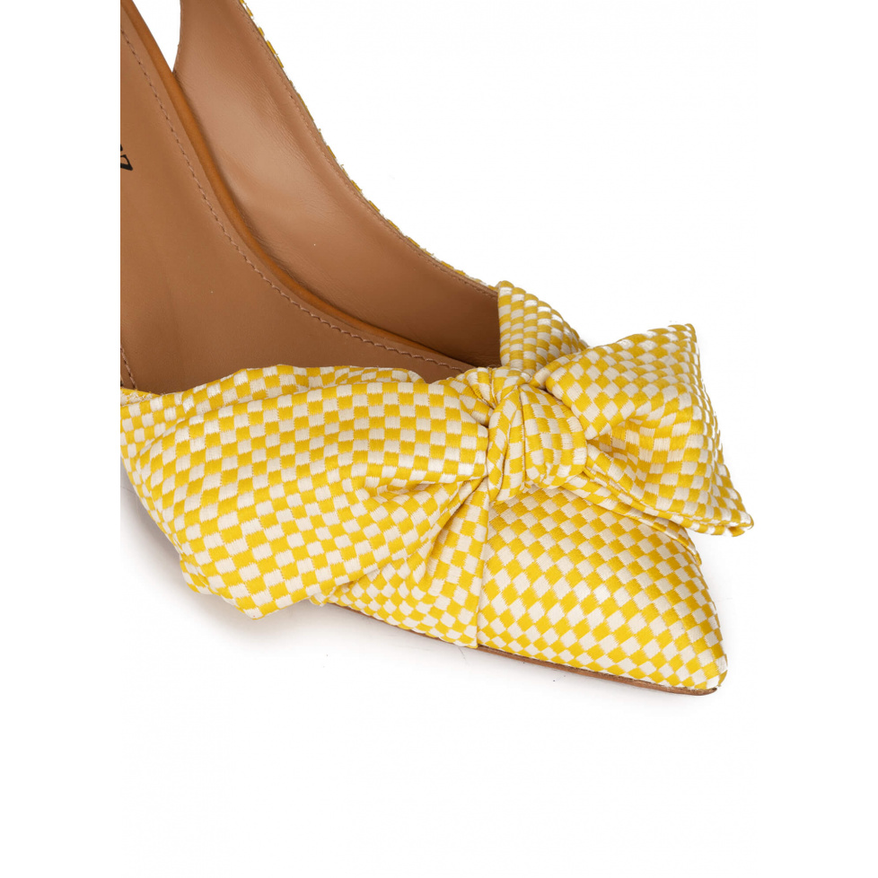 Bow detailed mid heel pumps in yellow and white fabric