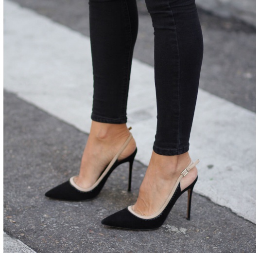 Black heeled slingback pumps Pura López