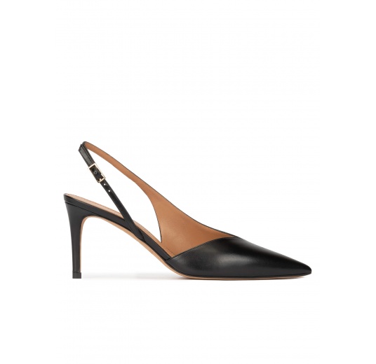 Mid heel slingback shoes in black leather Pura López