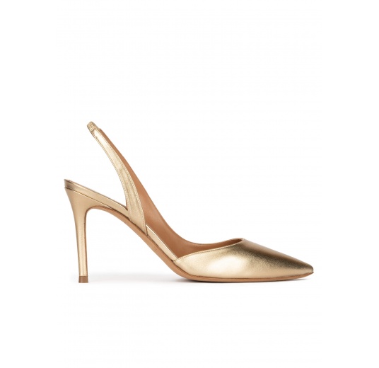 Golden slingback pointy toe pumps with 90mm stiletto heel Pura López