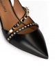 Zapatos negros de piel con tacón bajo y punta fina