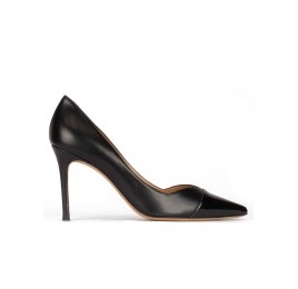 Zapatos negros de tacón alto y punta fina en piel y charol Pura López