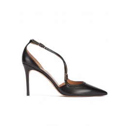 Crossover straps high heel pumps in black leather Pura López