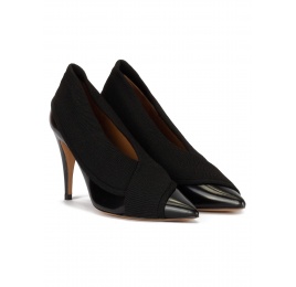 Zapatos negros de piel y tejido con tacón alto y punta fina Pura López