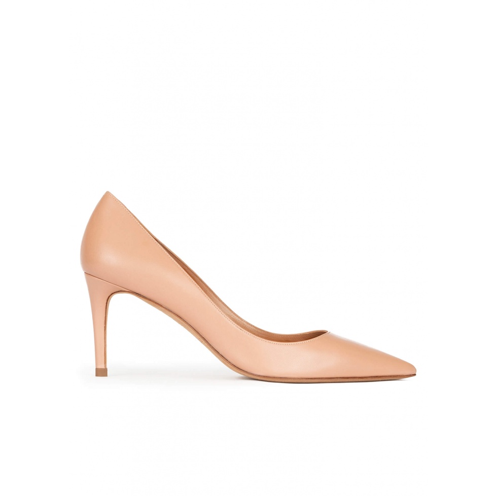 Mid heel sharp point-toe pumps in nude leather