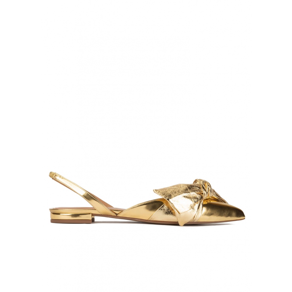 Slingback pointy toe flats in gold mirrored leather